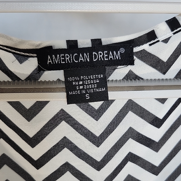 American Dream Black and White Zigzag Blouse - Picture 2 of 4